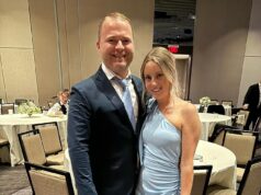 Mãe, 36 anos, ficou louca e manteve a cabeça de um menino de seis anos debaixo d’água na piscina de um resort de luxo depois que ele importunou seu filho autista