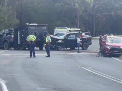 Sete pessoas feridas após três carros e uma caravana colidirem perto de Merimbula, na NSW Sapphire Coast