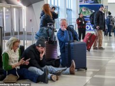 Tempestade de neve paralisa o Nordeste enquanto 60 milhões enfrentam o caos nas viagens de férias com voos cancelados e estradas traiçoeiras