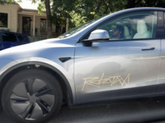 As ações da Tesla fecham na alta de 2025 depois que Musk confirma testes de Robotaxi sem motorista em andamento em Austin