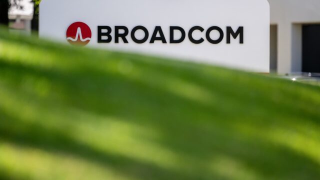 108241611-1765761642216-gettyimages-2217725711-BROADCOM_EARNS.jpeg