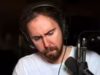 Asmongold critica Twitch por causa de anúncios de jogos de azar, criticando streamers pelo que ele considera hipocrisia