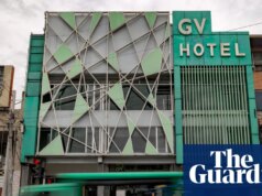 Suposto atirador da praia de Bondi visitou loja de armas de fogo durante visita às Filipinas, disse a polícia native