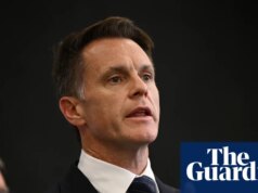 Primeiro-ministro de NSW anuncia novas leis que proíbem discursos e símbolos de ódio após o ataque terrorista na praia de Bondi