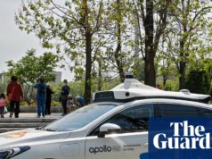 Robotaxis chineses previstos para Londres no próximo ano, enquanto Lyft e Uber revelam parcerias