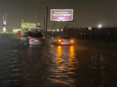 Motoristas presos na área de Los Angeles enquanto fortes chuvas transformam estradas em rios
