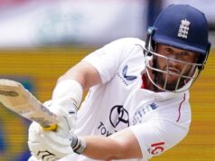 A Inglaterra vence o primeiro teste na Austrália em 15 anos depois de dois dias emocionantes no MCG