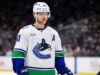 Elias Pettersson, atacante do Canucks, retornará contra Sharks