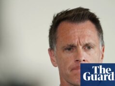 O governo de Minns considera ‘ativamente’ se o grupo de segurança judeu deveria ser armado após o ataque de Bondi