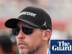 Pai do piloto da Nascar Denny Hamlin morre em incêndio em casa na Carolina do Norte