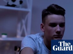 Crimes violentos contra pais cometidos por crianças aumentaram 60% desde 2015, mostram dados de Londres