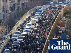 ‘Queremos que os mulás desapareçam’: a crise económica desencadeia os maiores protestos no Irão desde 2022