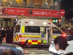 Três mortos em ataque com faca em Taiwan; suspeito cai de loja para a morte