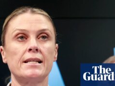 CCTV sugere que supostos atiradores de Bondi agiram sozinhos e não receberam treinamento nas Filipinas, diz AFP