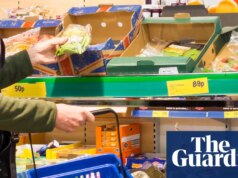 A inflação no Reino Unido cai mais do que o esperado para 3,2%, aumentando os argumentos a favor do corte das taxas de juro