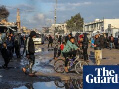 Gaza não está mais em situação de fome, mas os níveis de fome continuam críticos, diz ONU