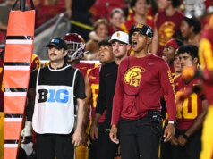 Relatórios: Penn State contratando USC DC D’Anton Lynn