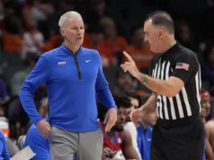 BJ Edwards (triplo-duplo), golpe da SMU Cal State Fullerton