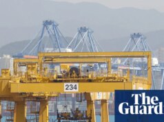 Reino Unido e Coreia do Sul assinam novo acordo comercial voltado para carros, salmão e Guinness