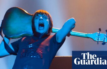 ‘Eu o observei fazendo Fool’s Gold e pensei: como ele está jogando isso?’ Peter Hook do New Order sobre seu amigo Mani