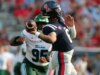 Novo treinador se opõe ao treinador manco enquanto Ole Miss enfrenta Tulane