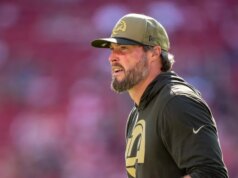 Relatórios: Rams demite assistente Chase Blackburn após erros de equipes especiais