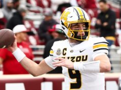 Relatório: Missouri QB Beau Pribula entrando no portal
