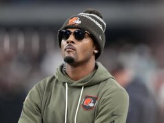 Browns não ativará QB Deshaun Watson da lista de PUPs nesta temporada