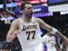 Relatório: Luka Doncic (perna) retornará pelo Lakers no Natal