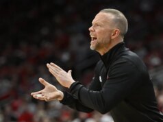 Nº 11 Louisville apaga as luzes na derrota descontrolada de Memphis