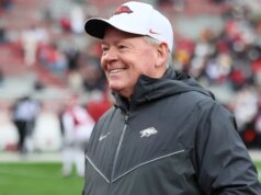 Relatórios: Bobby Petrino se tornará OC de Invoice Belichick na UNC