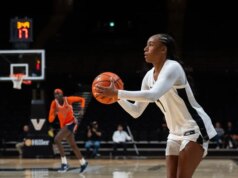 Nº 13, Vanderbilt aproveita as reviravoltas da USF e rola para vencer