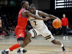 Nº 15 Vanderbilt procurando permanecer perfeito contra Central Arkansas