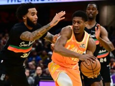 Procurando superar a derrota no jogo entice, Spurs dá as boas-vindas aos Cavaliers