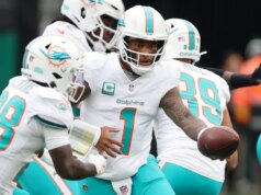 Steelers se preparam para enfrentar Dolphins em brasa sem TJ Watt