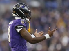 Ravens QB Lamar Jackson retorna aos treinos