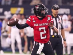 Texas Tech QB Behren Morton (fíbula) fora da bota, sente-se 100%