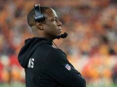 Raheem Morris: ‘Frustrante’ que as vitórias cheguem tarde demais