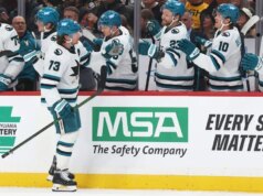 Sharks recuperam de déficit de 4 gols no terceiro período para surpreender os Penguins no OT