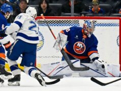 Os ilhéus marcam gols de todos os lados na vitória sobre o Lightning