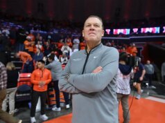 Nº 20, Illinois, mal sua a camisa contra Southern