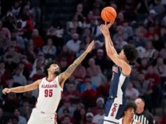 O número 1 do Arizona supera o número 12 do Alabama graças à alta na carreira de Brayden Burries