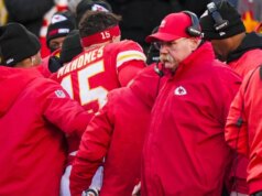 Chiefs QB Patrick Mahomes diagnosticado com ruptura do LCA no joelho esquerdo