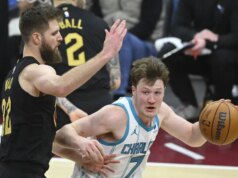 Resumo da NBA: Hornets vencem e seguram Cavs a zero pontos no OT