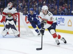 Sam Reinhart marca duas vezes na vitória dos Panteras sobre Lightning