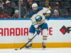 Sabres D Conor Timmins quebra a perna, afastado de 6 a 8 semanas
