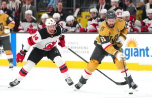 Devils derrota Golden Knights no gol de Jesper Bratt nos pênaltis