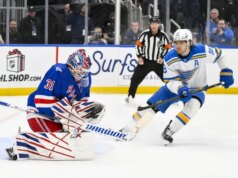 Rangers ansiosos para marcar a vitória em casa contra os Flyers