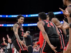 O 8º Houston vence a sequência de quatro jogos do 14º lugar do Arkansas