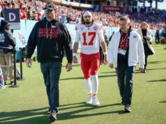Relatório: Chiefs assinam QB Shane Buechele enquanto Gardner Minshew chega ao IR